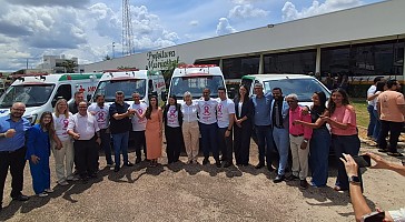 Imagem10741 - Administração Municipal entrega três novas ambulâncias e uma van para reforçar o…